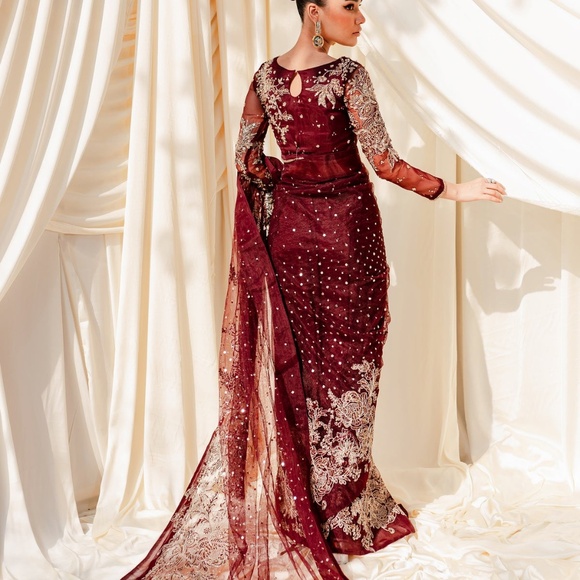 WEDDING FORMAL BATIK SAREE (PAKISTANI/INDIAN STYLE) - Picture 3 of 3